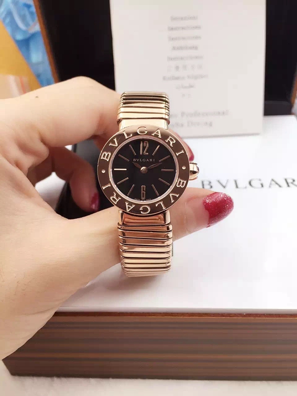 ブルガリ時計正面デザイン